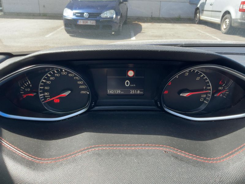 Peugeot 308 1.5 Blue-HDi Allure 2018 – снимка 18