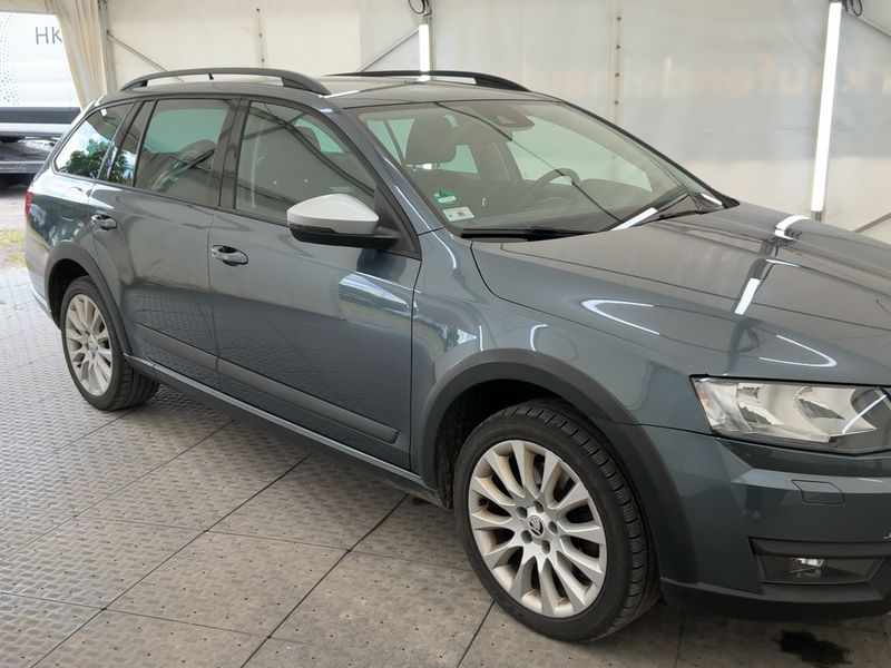 Skoda Octavia 2.0 TDI Scout 4x4 2015 – снимка 12