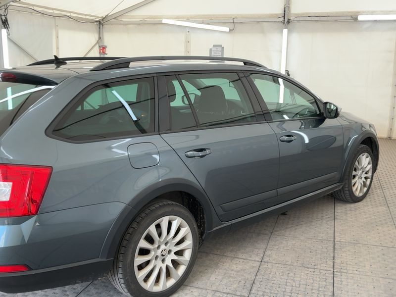 Skoda Octavia 2.0 TDI Scout 4x4 2015 – снимка 8