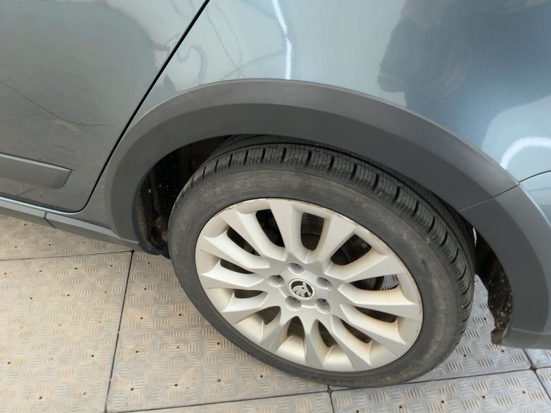 Skoda Octavia 2.0 TDI Scout 4x4 2015 – снимка 5