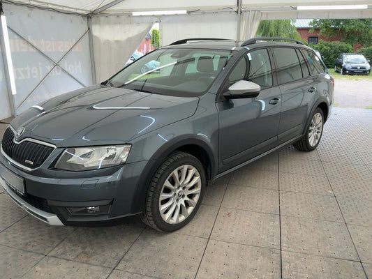 Skoda Octavia 2.0 TDI Scout 4x4 2015 – снимка 2