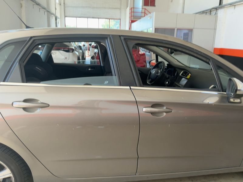 Citroen C4 1.6 Blue-HDi Feel Edition 2015 – снимка 10