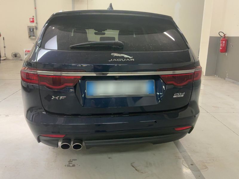 Jaguar XF 20d Prestige AWD 2020 – снимка 7