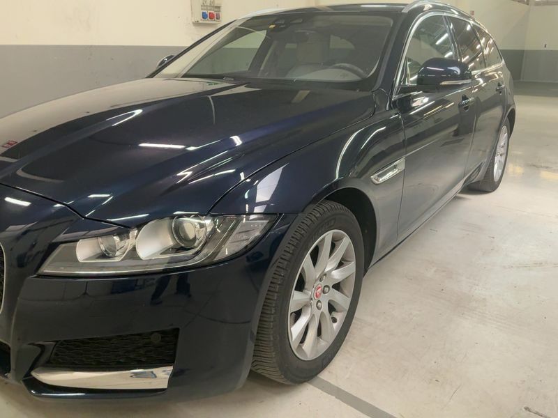 Jaguar XF 20d Prestige AWD 2020 – снимка 2