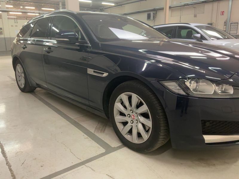 Jaguar XF 20d Prestige AWD 2020 – снимка 12