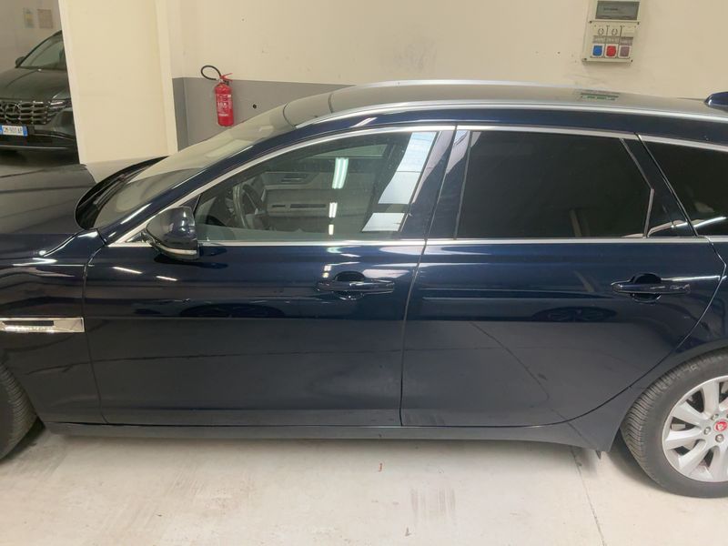 Jaguar XF 20d Prestige AWD 2020 – снимка 4