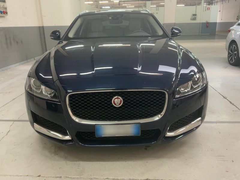Jaguar XF 20d Prestige AWD 2020 – снимка 14