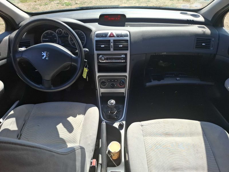 Peugeot 307 1.6 HDi Pack 2005 – снимка 11