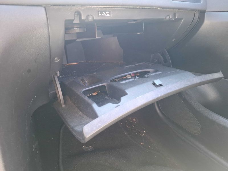 Peugeot 307 1.6 HDi Pack 2005 – снимка 36