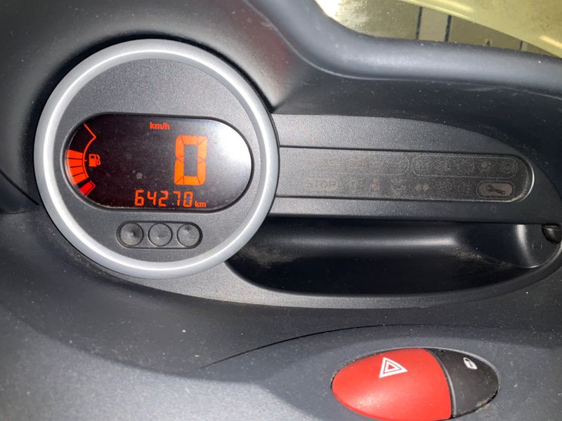 Renault Twingo 1.2 Authentique 2011 – снимка 4