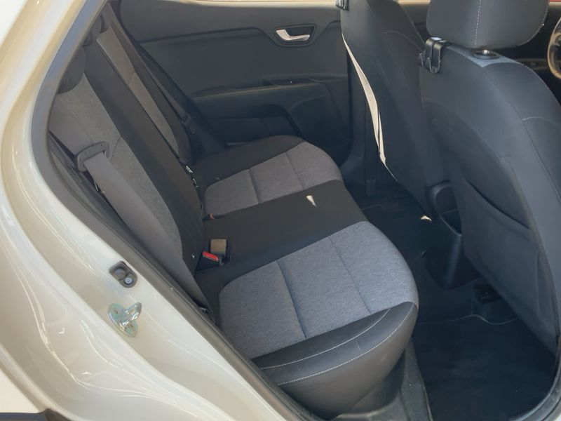 Kia Stonic 1.2 Drive 2022 – снимка 19