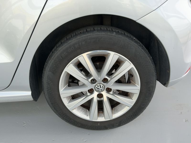 Volkswagen Polo 1.2 TSI Comfortline BlueMotion Tech 2015 – снимка 5