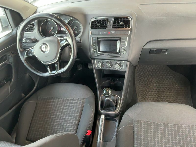 Volkswagen Polo 1.2 TSI Comfortline BlueMotion Tech 2015 – снимка 18