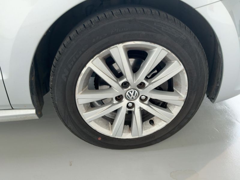 Volkswagen Polo 1.2 TSI Comfortline BlueMotion Tech 2015 – снимка 11