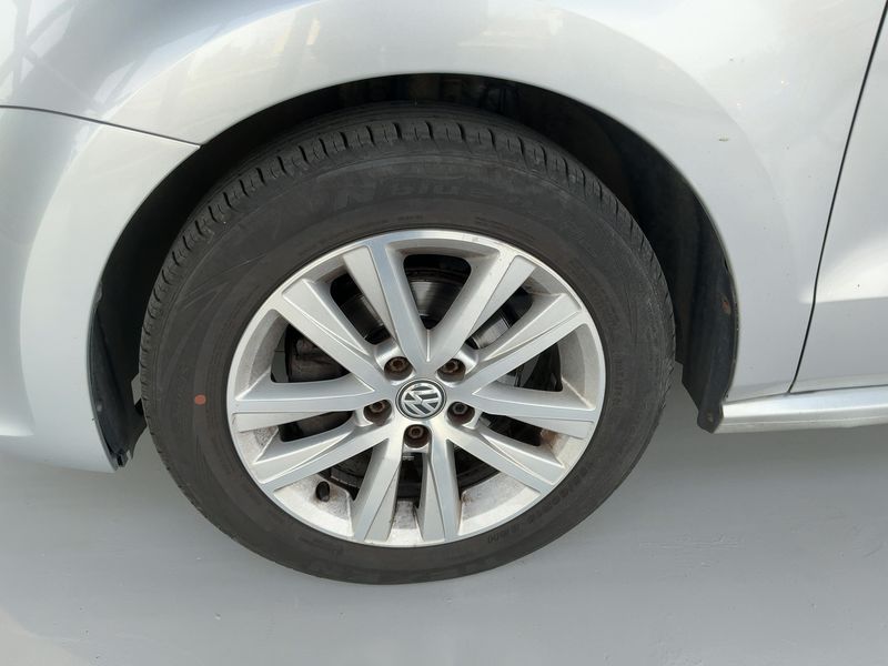 Volkswagen Polo 1.2 TSI Comfortline BlueMotion Tech 2015 – снимка 3