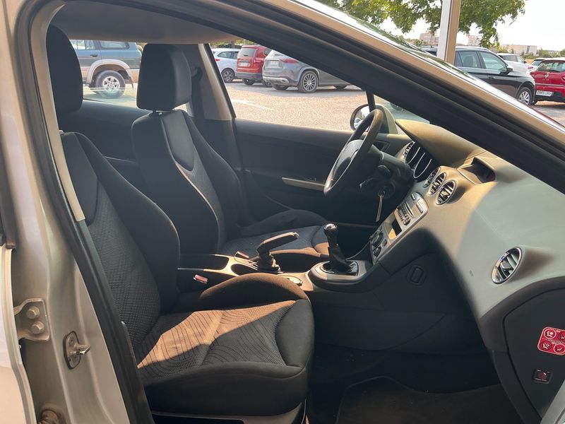 Peugeot 308 1.6 HDi Confort 2010 – снимка 3
