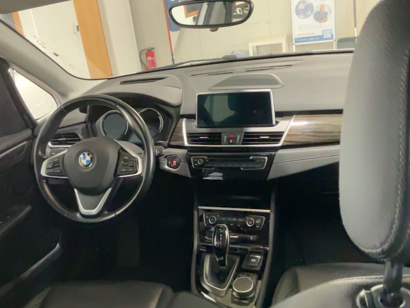 BMW 2er 218d Active Tourer Luxury Line 2018 – снимка 18