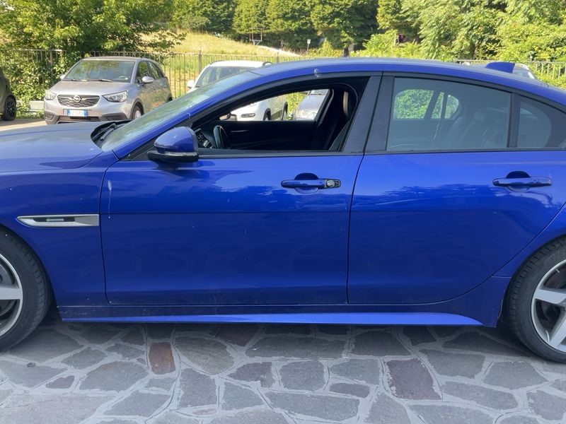 Jaguar XE 25d R-Sport AWD 2017 – снимка 4