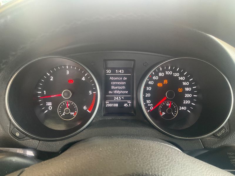 Volkswagen Golf VI 1.6 TDI 2011 – снимка 13