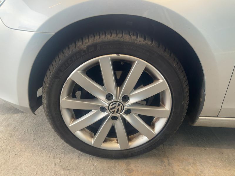 Volkswagen Golf VI 1.6 TDI 2011 – снимка 17