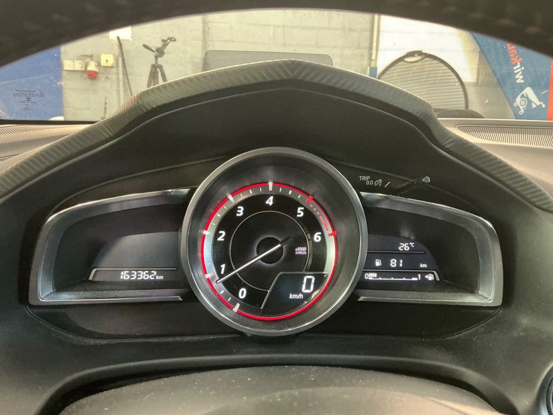 Mazda 3 2.2 Turbodiesel Sports-Line 2016 – снимка 19