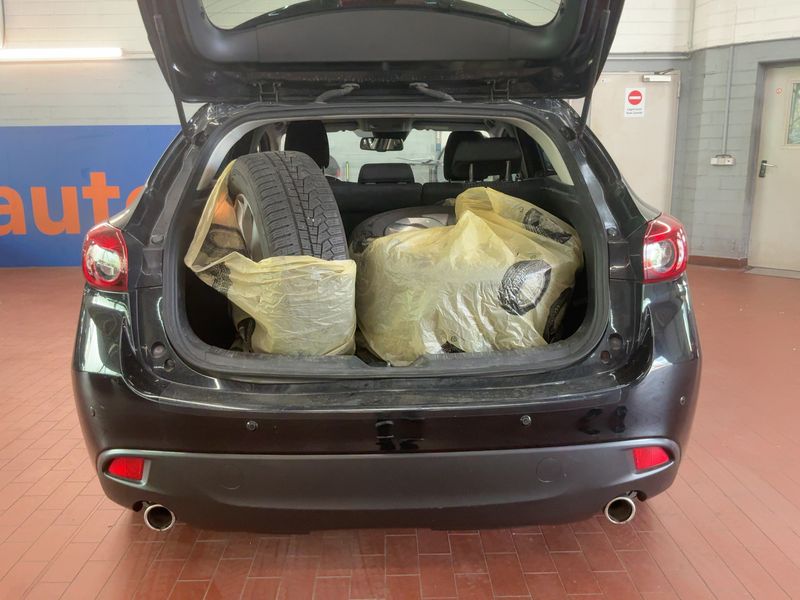 Mazda 3 2.2 Turbodiesel Sports-Line 2016 – снимка 16