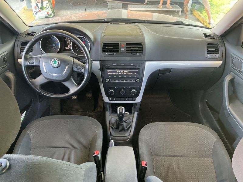 Skoda Yeti 1.6 TDI GreenLine 2011 – снимка 12
