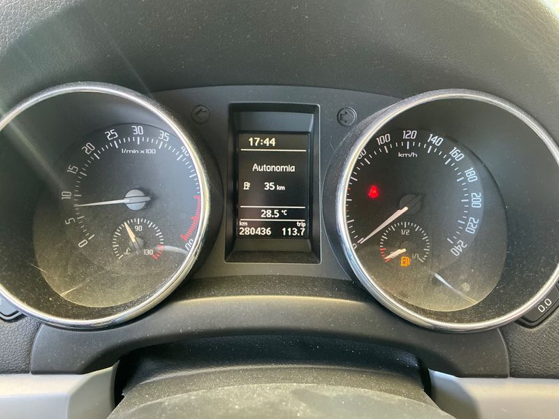 Skoda Yeti 1.6 TDI GreenLine 2011 – снимка 13