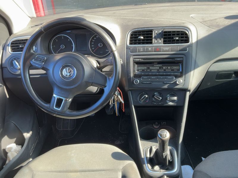 Volkswagen Polo 1.6 TDI Comfortline 2011 – снимка 17