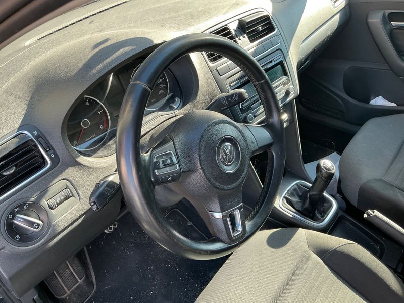 Volkswagen Polo 1.6 TDI Comfortline 2011 – снимка 39