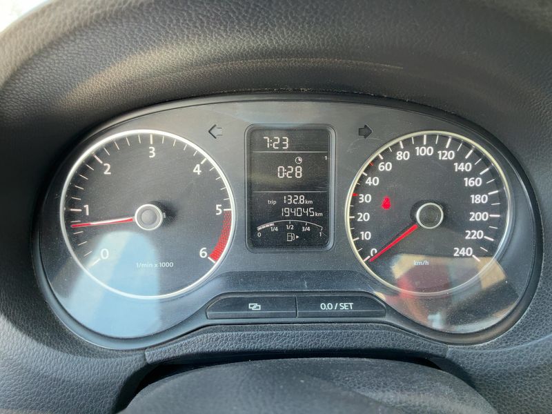 Volkswagen Polo 1.6 TDI Comfortline 2011 – снимка 18