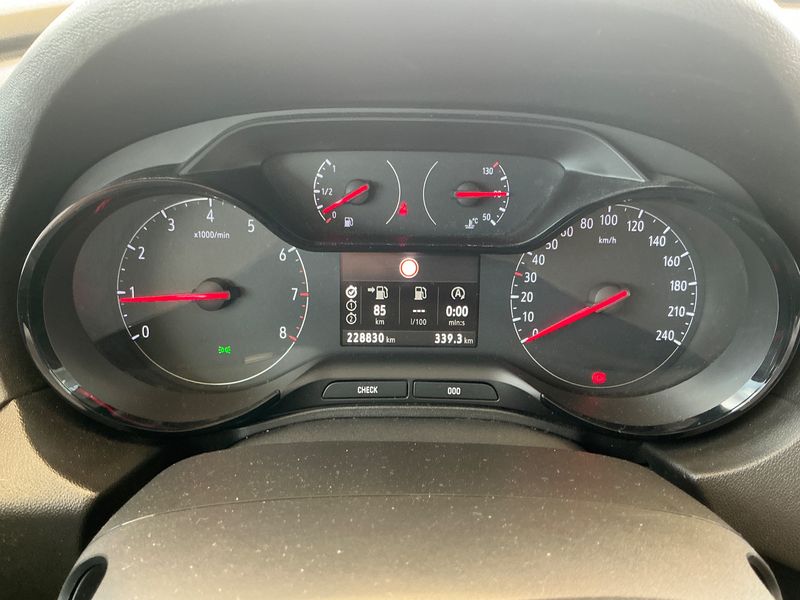 Opel Grandland X 1.2 Turbo 120 Jahre 2019 – снимка 18