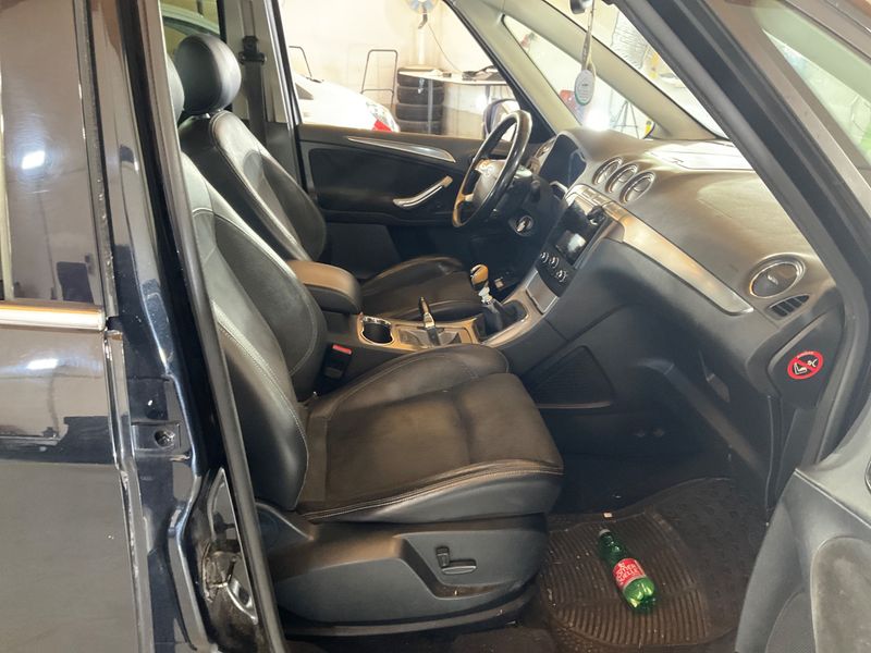 Ford Galaxy 2.2 TDCi Titanium 2009 – снимка 3