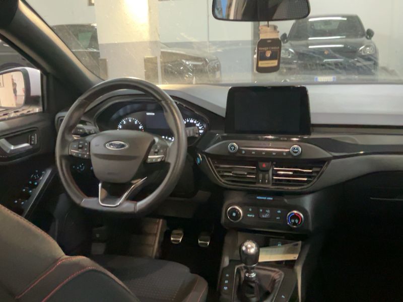 Ford Focus 1.0 EcoBoost ST-Line 2019 – снимка 17