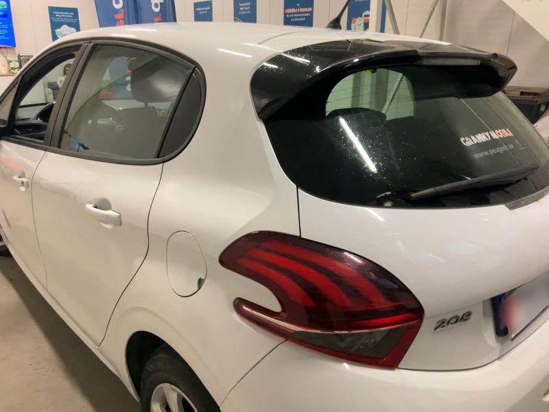 Peugeot 208 1.6 Blue-HDi Active 2016 – снимка 6