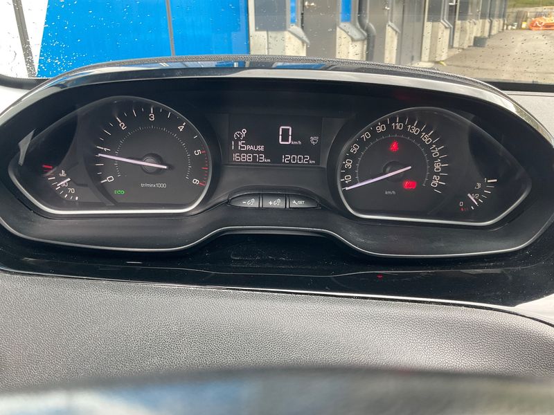 Peugeot 208 1.6 Blue-HDi Active 2016 – снимка 18
