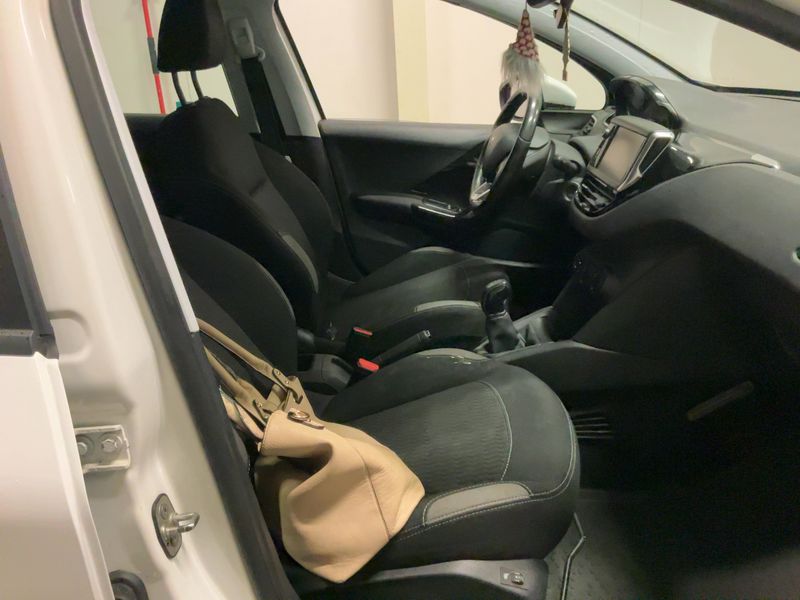 Peugeot 208 1.6 Blue-HDi Active 2016 – снимка 16