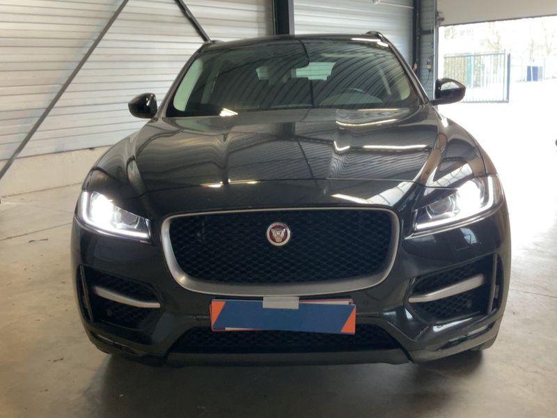 Jaguar F-Pace 25t R-Sport AWD 2020 – снимка 14