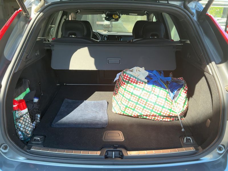 Volvo XC60 2.0 T4 R Design 2WD 2019 – снимка 15