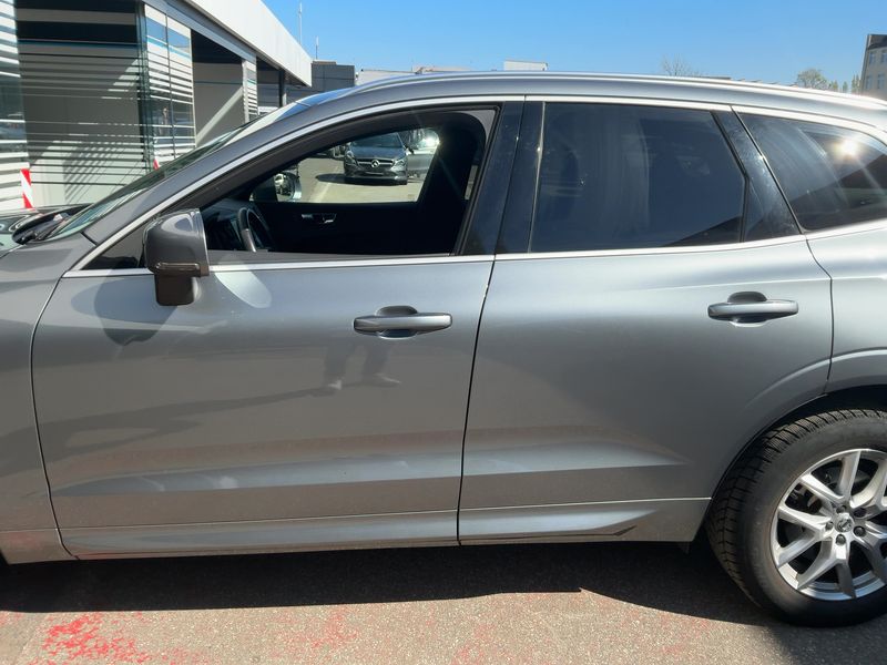 Volvo XC60 2.0 T4 R Design 2WD 2019 – снимка 4