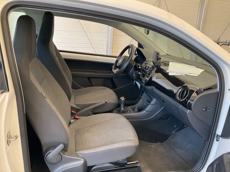 Volkswagen up! 1.0 Move up! 2016 – снимка 3