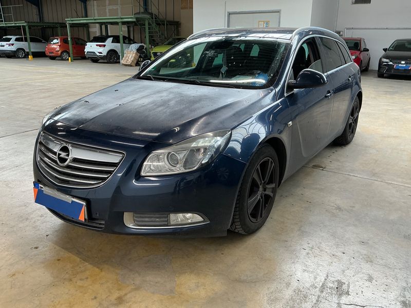 Opel Insignia Sports Tourer 2.0 CDTI Design Edition 2011 – снимка 1