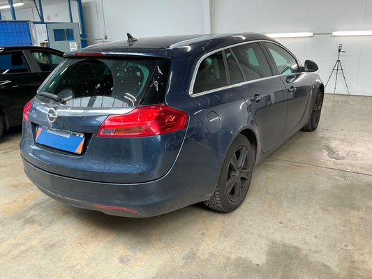 Opel Insignia Sports Tourer 2.0 CDTI Design Edition 2011 – снимка 2