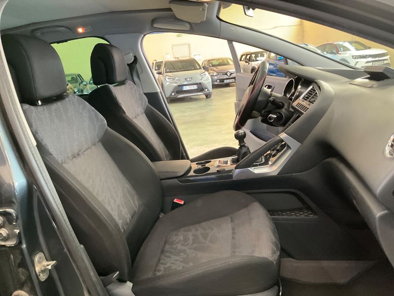 Peugeot 3008 1.6 HDi Premium Pack 2010 – снимка 3