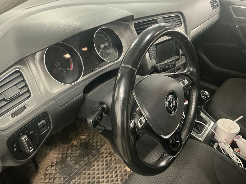 Volkswagen Golf VII 1.6 TDI Comfortline BlueMotion Tech 2014 – снимка на щета 34