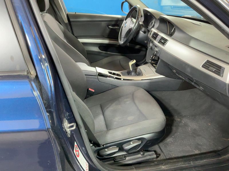 BMW 3er 320d 2010 – снимка 11