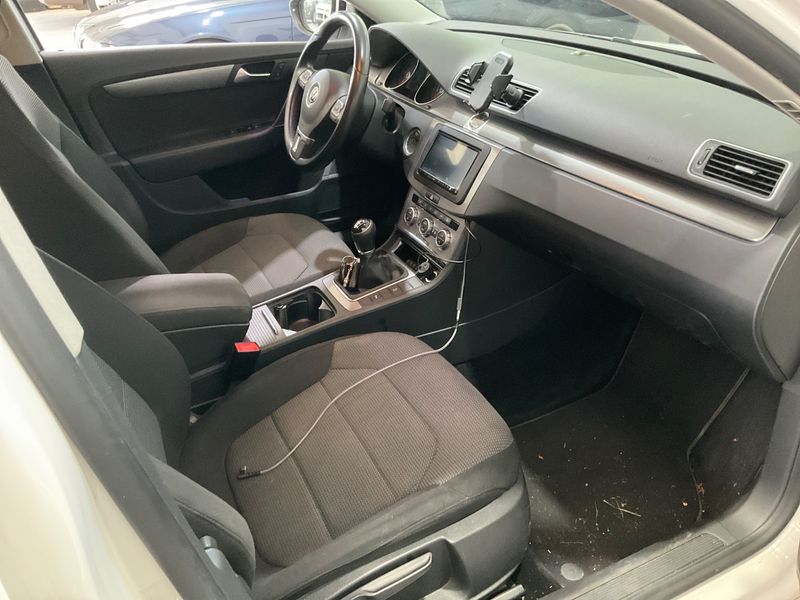 Volkswagen Passat 2.0 TDI Comfortline BlueMotion Tech 2013 – снимка 3