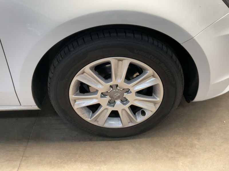 Audi A1 Sportback 1.6 TDI Attraction 2014 – снимка 11