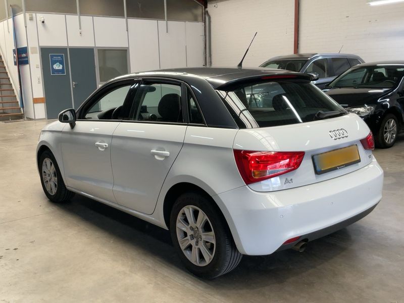 Audi A1 Sportback 1.6 TDI Attraction 2014 – снимка 6