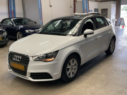 Audi A1 Sportback 1.6 TDI Attraction 2014 – снимка 1